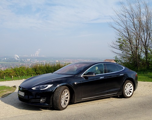 Tesla a atómová elektráreň